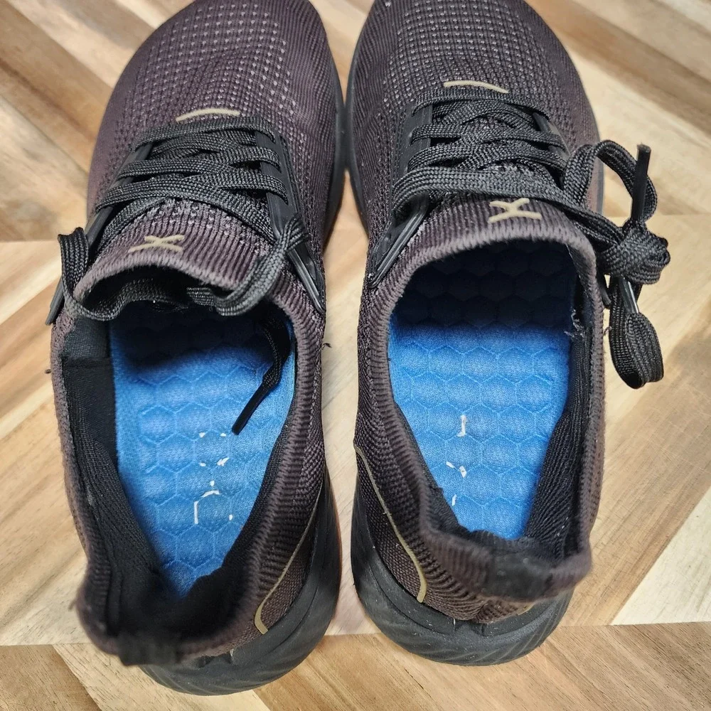 Flux Adapt Runner Black Gum Womens 7.5 Barefoot Minimal Running Walking Shoes